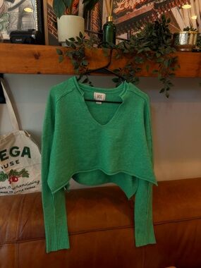 BDG - Women’s Bright Green Cropped Sweater (Size S)